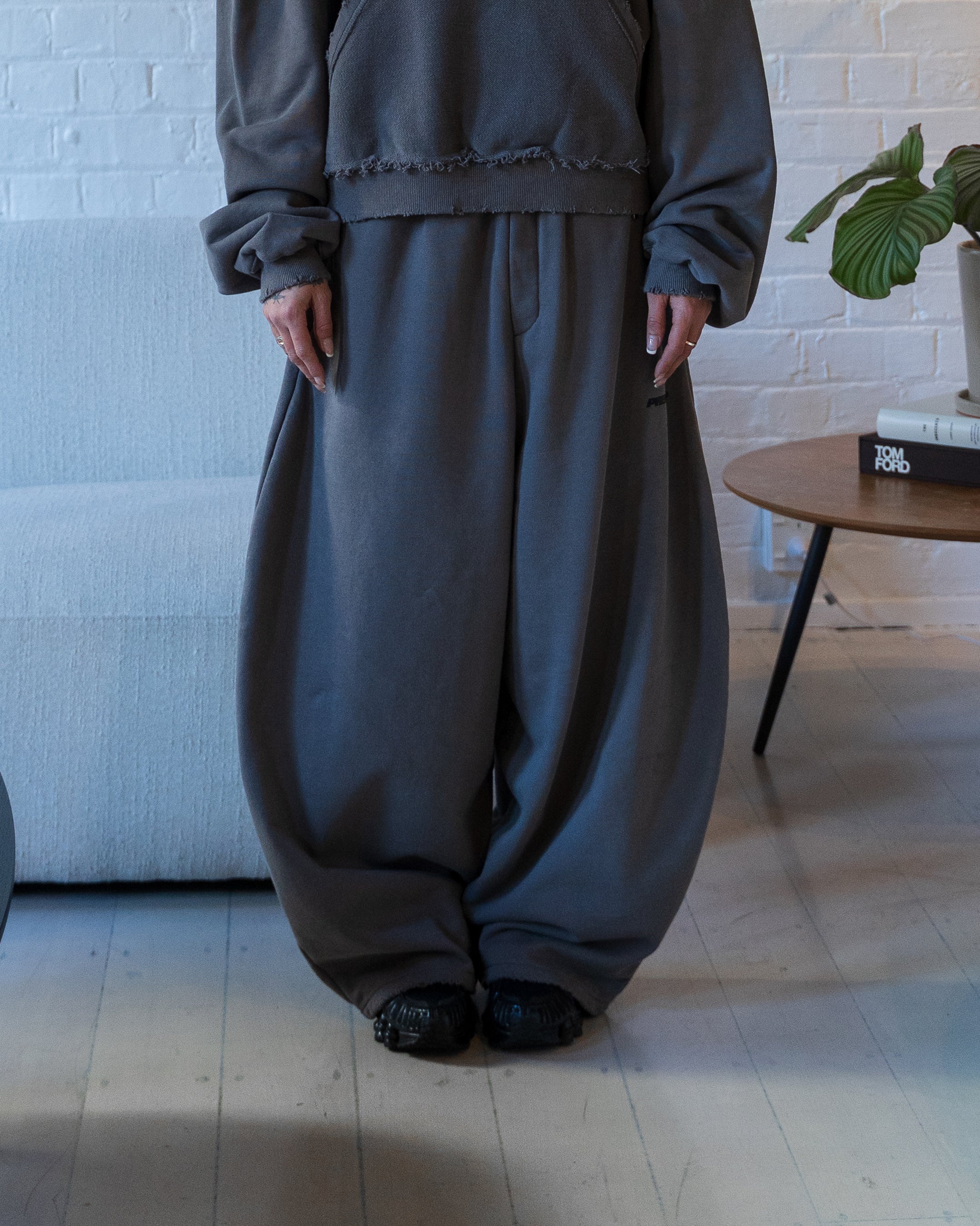 UNIFORM Sweats (Concrete)